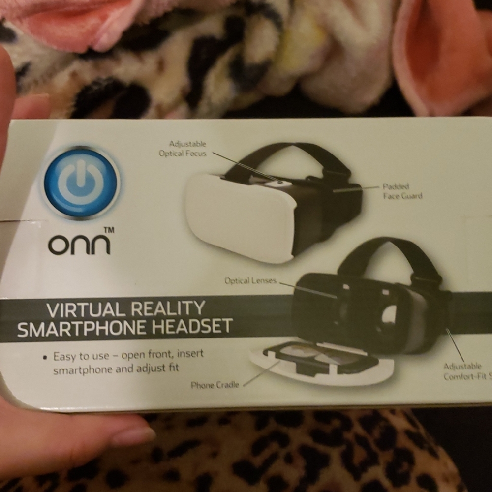 Virtual reality headset - Picture 3 of 3